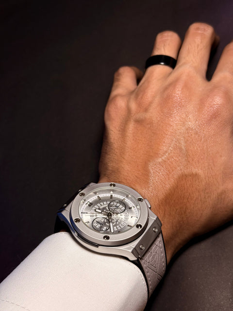 HUBLUT ICE GRAY ( Life Time Machine Warranty) With Complete Box + FREE DELIVERY AND ALLOW TO CHECK PARCEL BEFORE PAYMENT